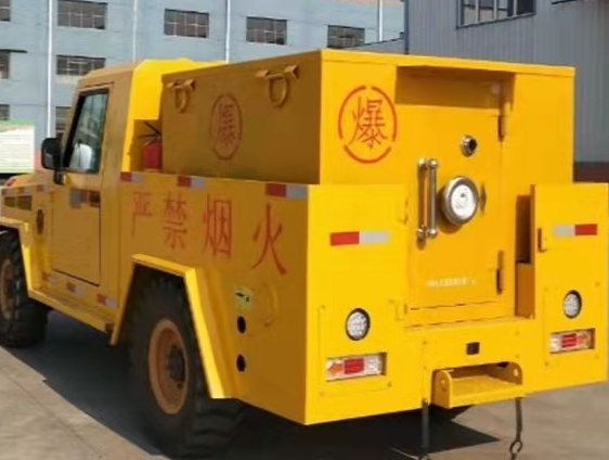武江凯龙爆破器材运输车：保障爆破任务的安全运行